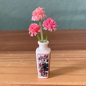 Miniature Oriental Imari Style Porcelain Vase Dollhouse 1.25”